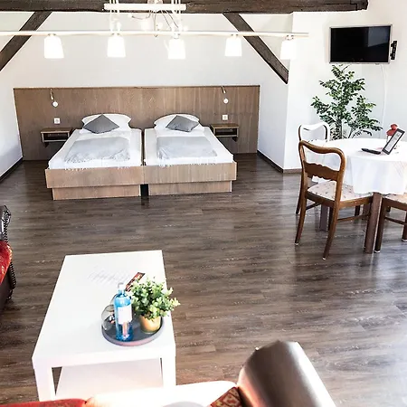 Hostel 1A Hotel Zimmer Frei