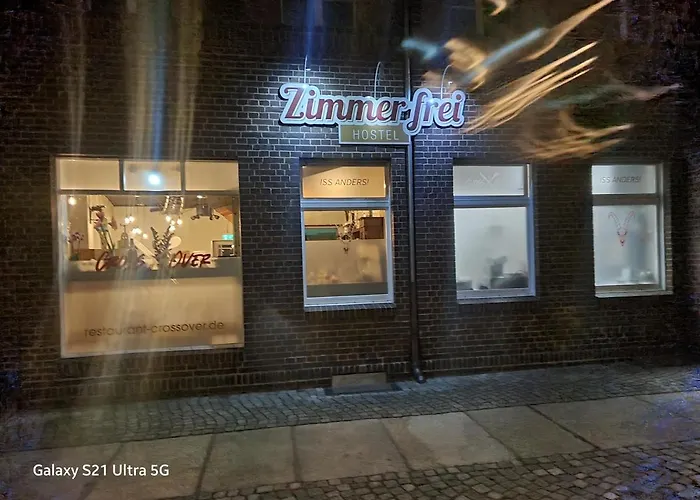 Hostel 1A Hotel Zimmer Frei