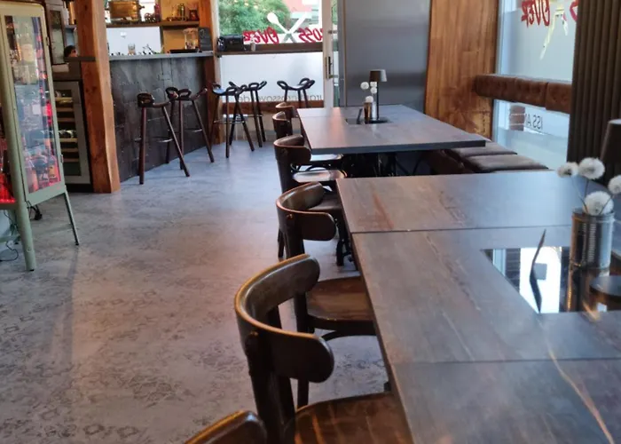 Hostel 1A Hotel Zimmer Frei